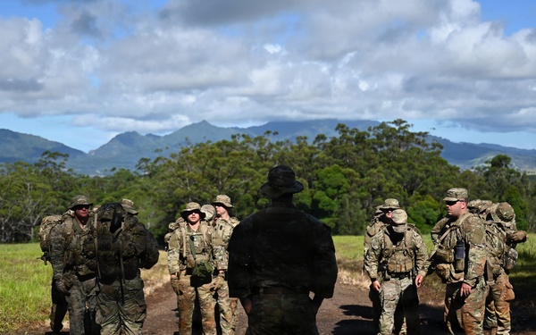 178th Wing Security Forces Airmen arrive at Schofield Barracks for readiness training