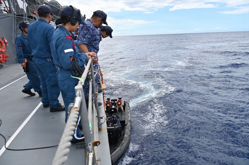 JMSDF JS KONGO host visiting weapons officers from the Italian Navy during RIMPAC 2026