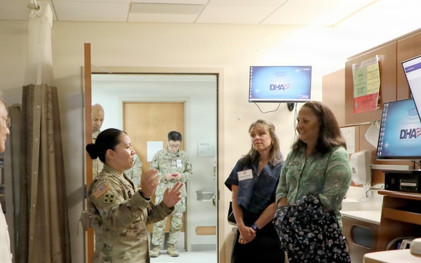 USARPAC commanding general’s spouse visits BDAACH to discuss military family healthcare