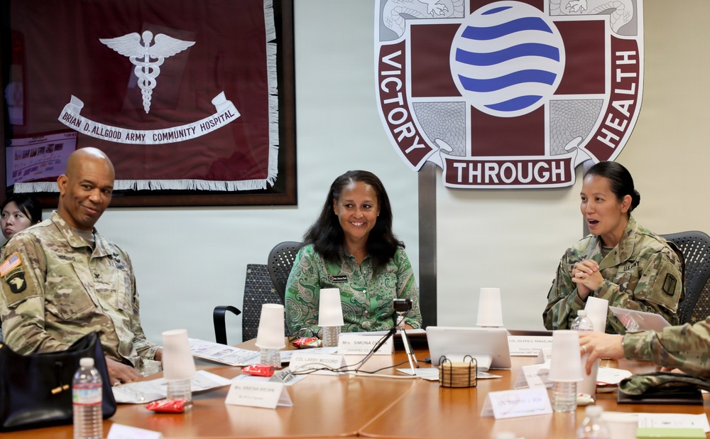 USARPAC commanding general’s spouse visits BDAACH to discuss military family healthcare