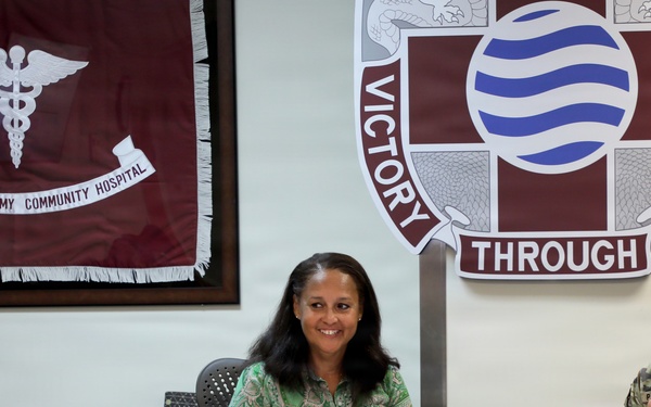 USARPAC commanding general’s spouse visits BDAACH to discuss military family healthcare