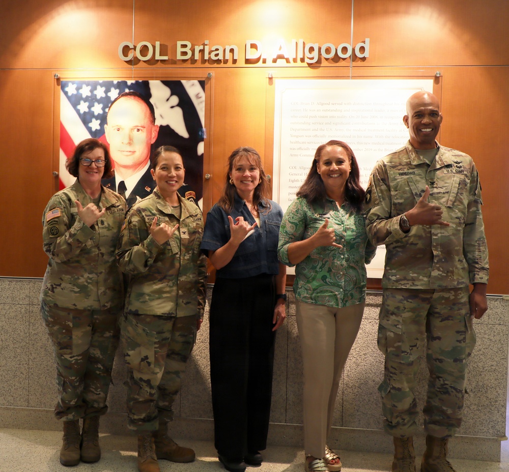USARPAC commanding general’s spouse visits BDAACH to discuss military family healthcare