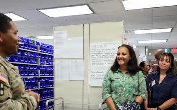 USARPAC commanding general’s spouse visits BDAACH to discuss military family healthcare