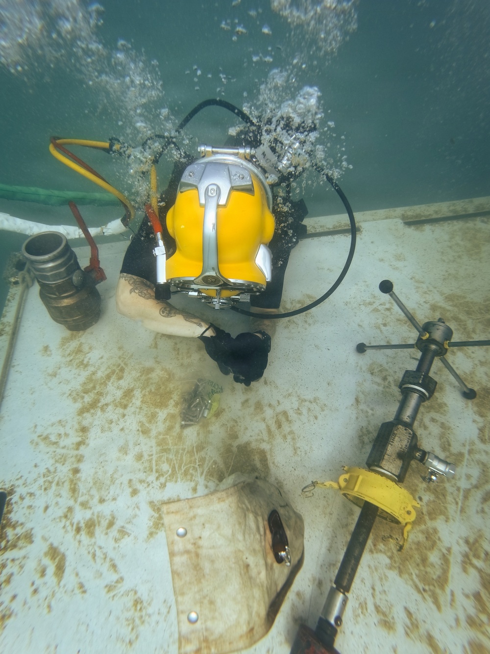 Multinational Navy divers conduct diving operations during RIMPAC 2026