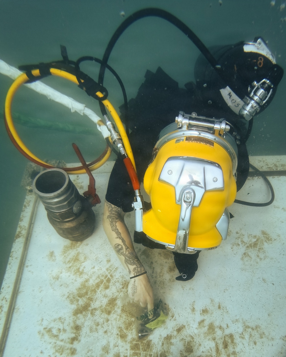 Multinational Navy divers conduct diving operations during RIMPAC 2026