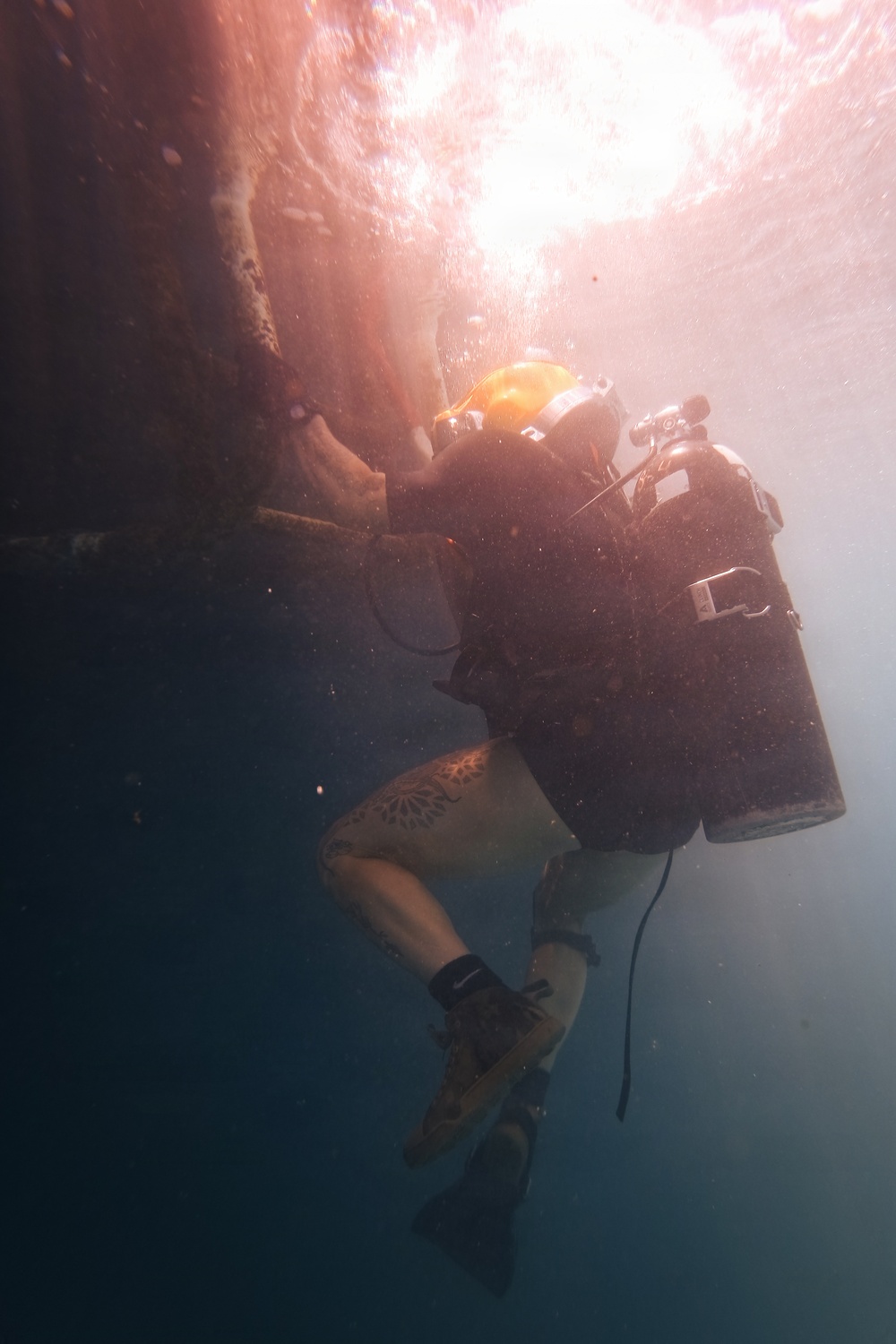 Multinational Navy divers conduct diving operations during RIMPAC 2026