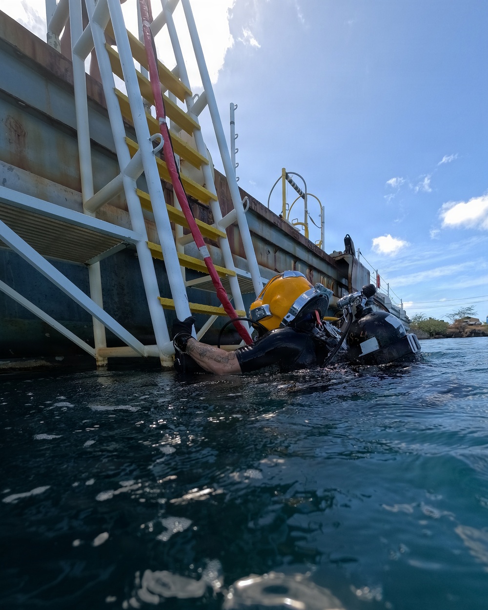 Multinational Navy divers conduct diving operations during RIMPAC 2026