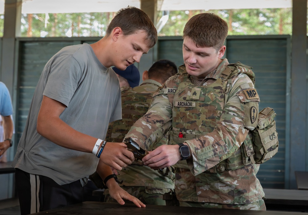 U.S. Soldiers foster connections with Estonian youth