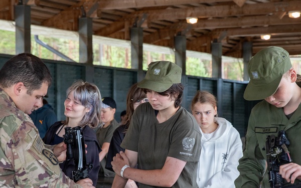 U.S. Soldiers foster connections with Estonian youth