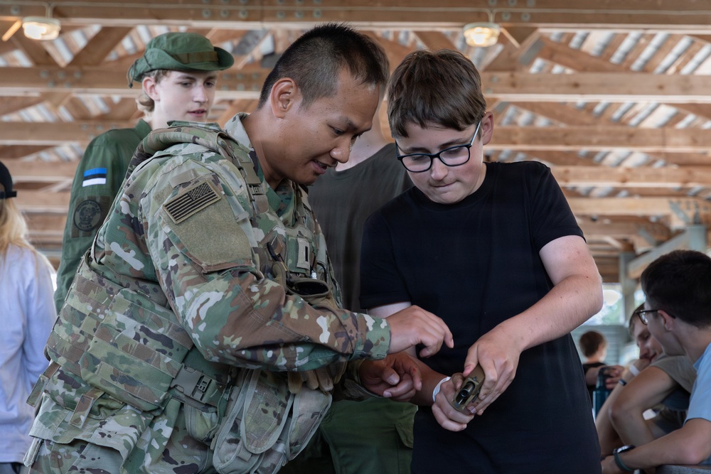 U.S. Soldiers foster connections with Estonian youth