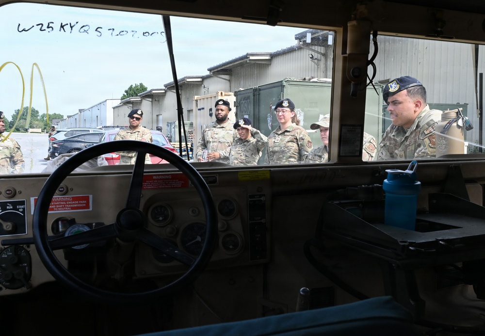 Defenders drive readiness: reservists complete Humvee training