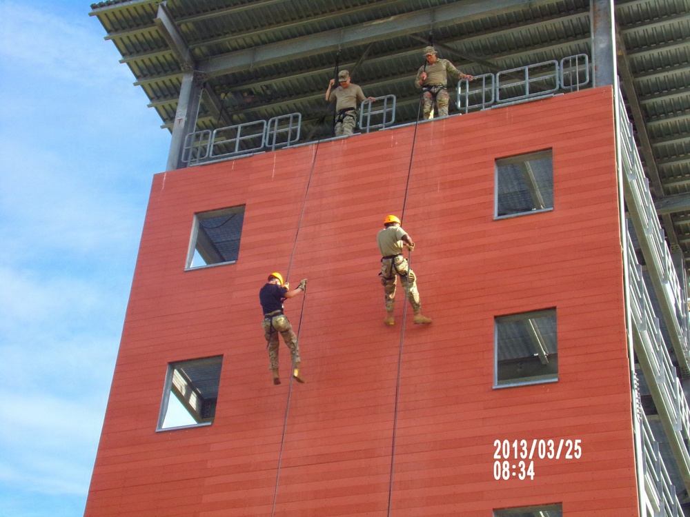JROTC Rappelling