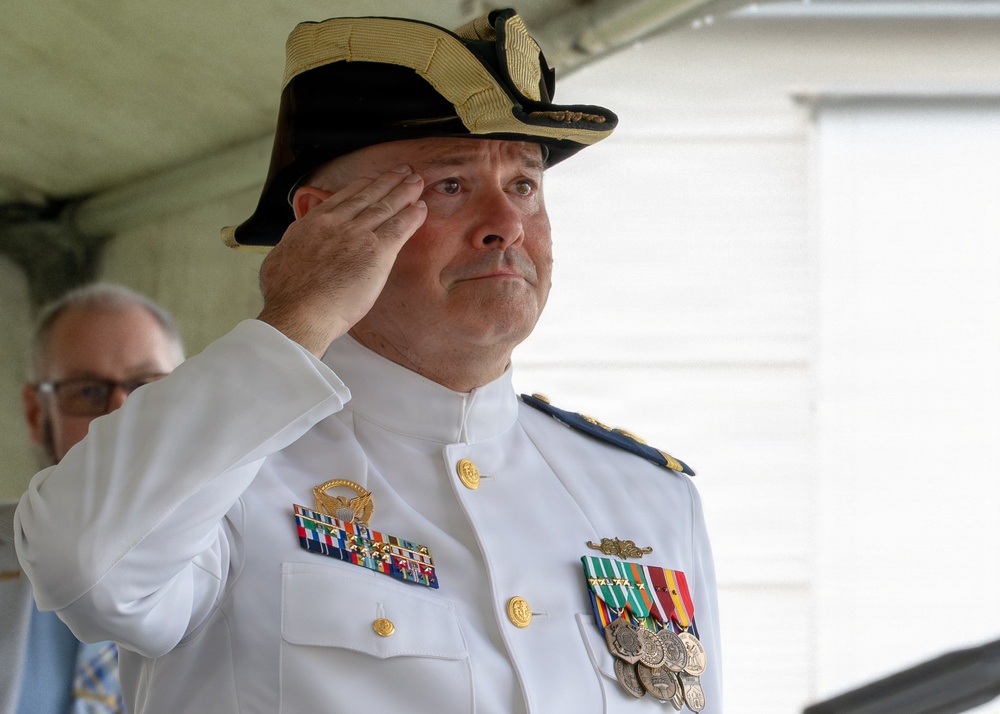 Coast Guard master cutter man retires following 32 years of continuous sea service