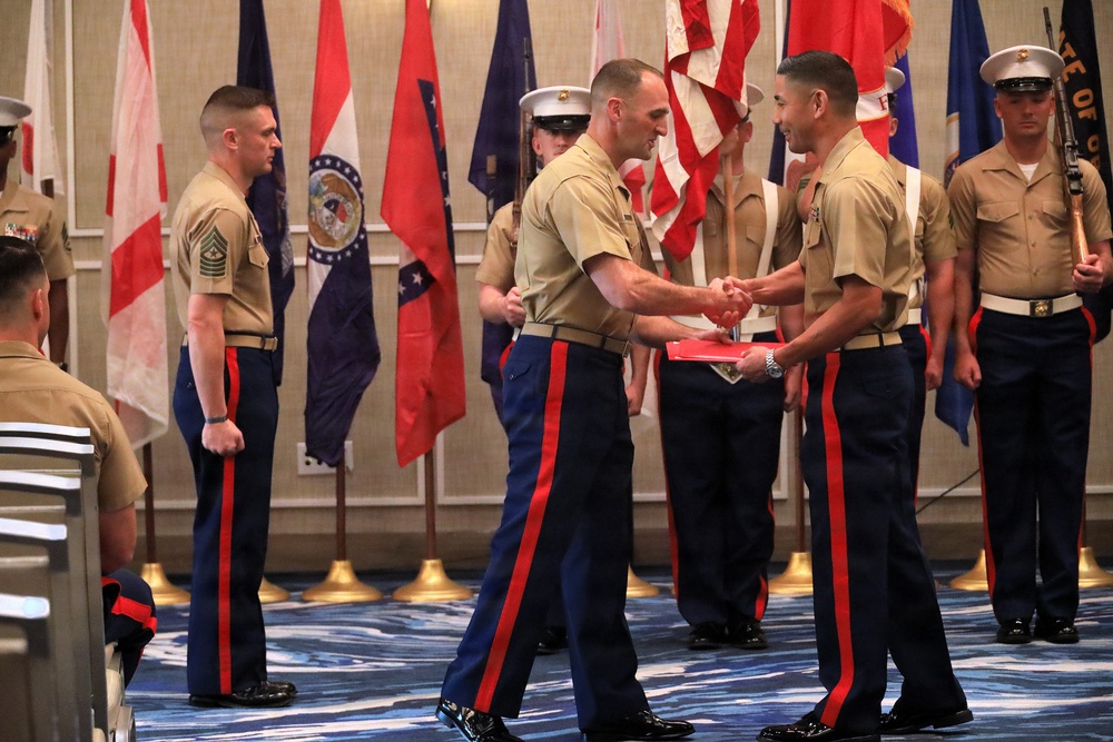 Maj. Sosa Relinquishes Command of Recruiting Station Tampa to Maj. Watson