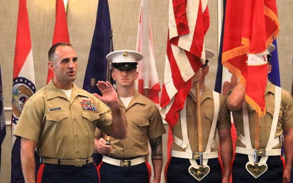 Maj. Sosa Relinquishes Command of Recruiting Station Tampa to Maj. Watson