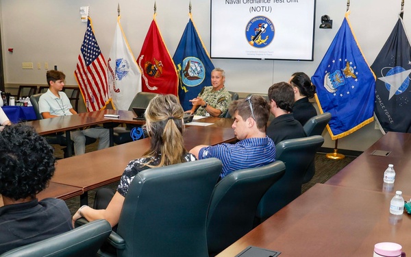 Interns visit NOTU