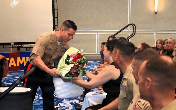Maj. Sosa Relinquishes Command of Recruiting Station Tampa to Maj. Watson