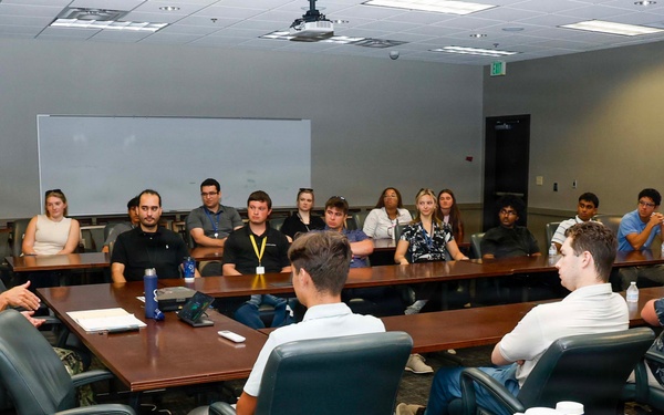 Interns visit NOTU