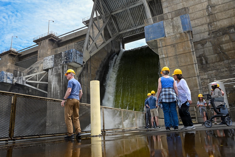 Little Goose Lock and Dam Family Tour