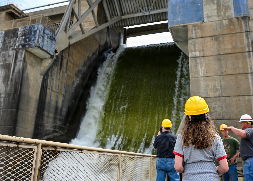 Little Goose Lock and Dam Family Tour