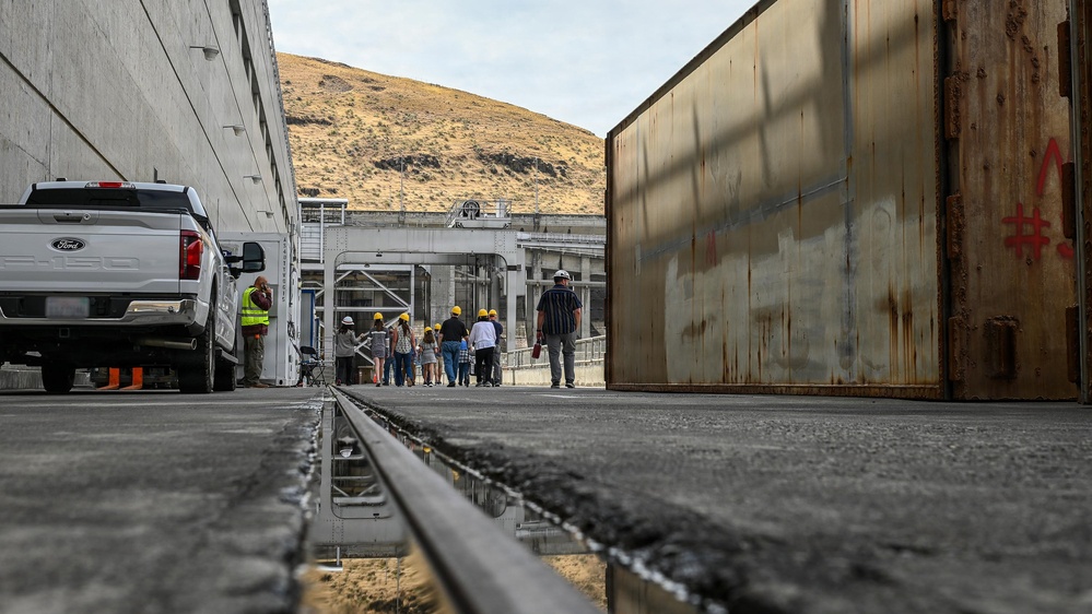 Little Goose Lock and Dam Family Tour