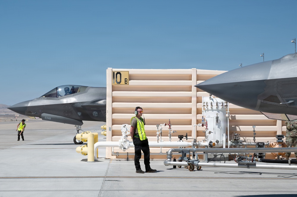Exercise Rogue Wave showcases hot-pit refueling surge