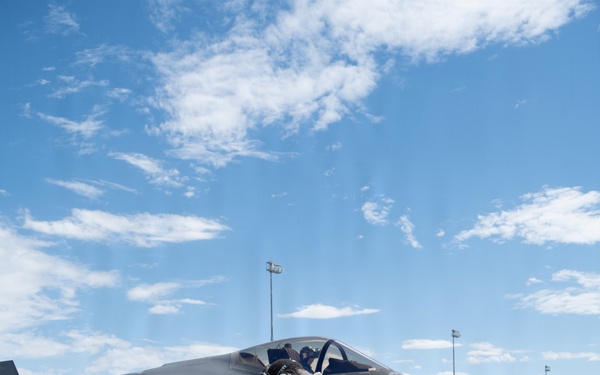Exercise Rogue Wave showcases hot-pit refueling surge