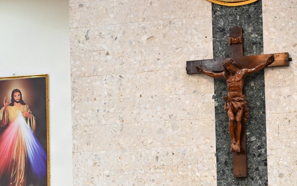 Multinational service members tour religious sites during the West Africa Religious Affairs Symposium (WARAS) in Ghana