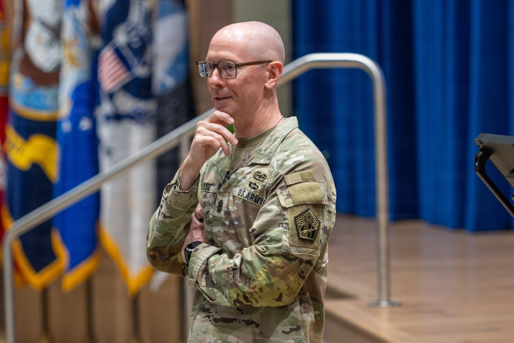 Command Sgt. Maj. Jebin R. Heyse addresses U.S. Army War College Distance Education Class of 2027