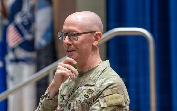 Command Sgt. Maj. Jebin R. Heyse addresses U.S. Army War College Distance Education Class of 2027