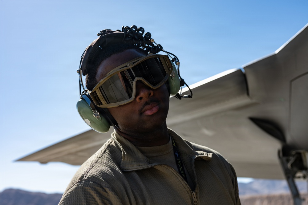 Exercise Rogue Wave showcases hot-pit refueling surge