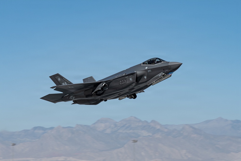Exercise Rogue Wave showcases hot-pit refueling surge