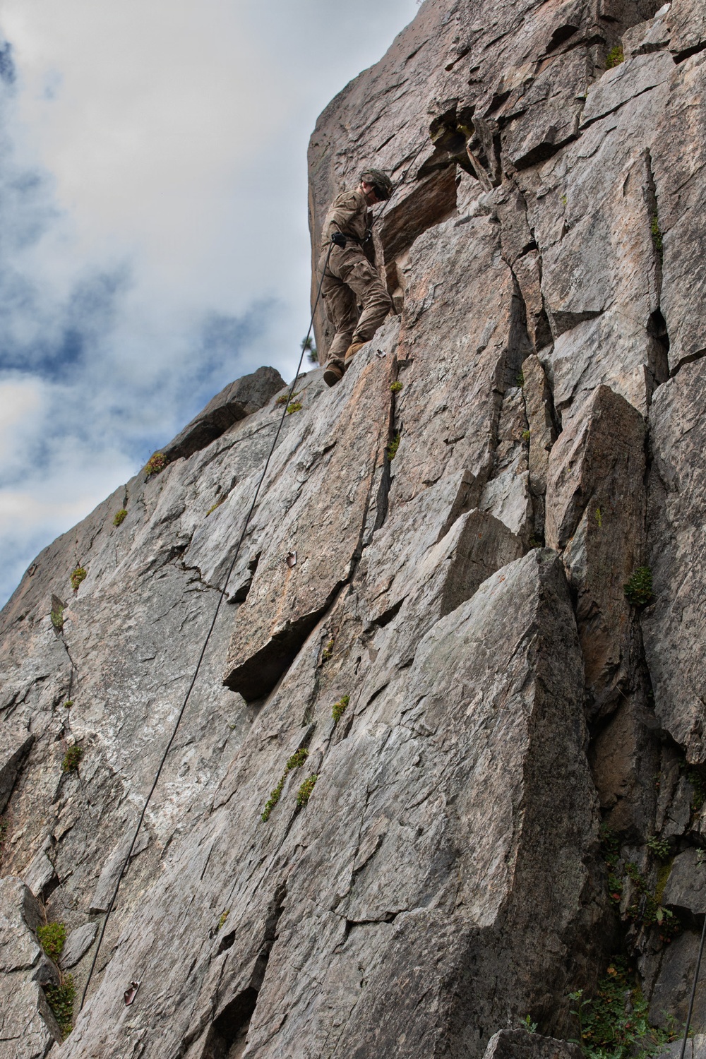 MTX 26-3 | 3/25 Conducts a Rappelling Course