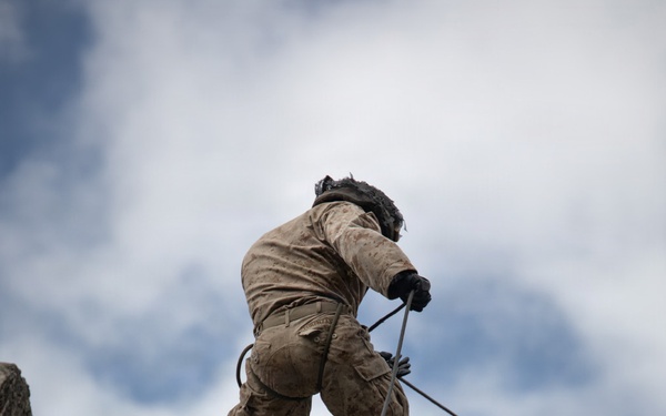 MTX 26-3 | 3/25 Conducts a Rappelling Course