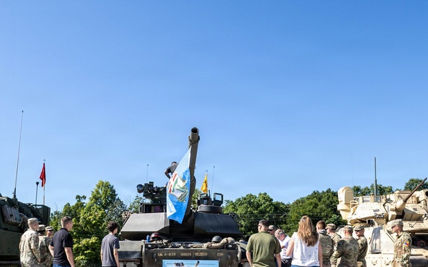 Happy Birthday: 1st Armored Division Soldiers celebrate 86 years with live-fire event at Fort Knox