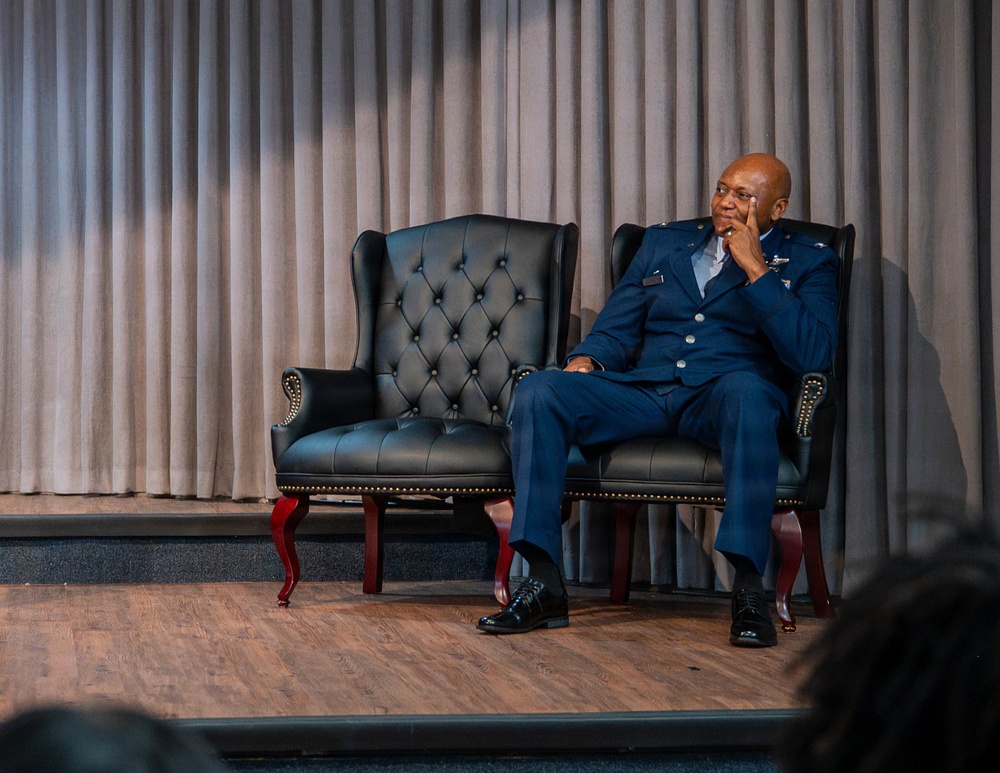 Col. Damian Holtzclaw concludes career of leadership and innovation