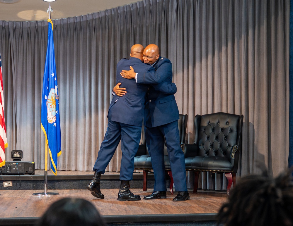 Col. Damian Holtzclaw concludes career of leadership and innovation