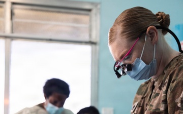 U.S., PNGDF deliver care during Tamiok Strike 26