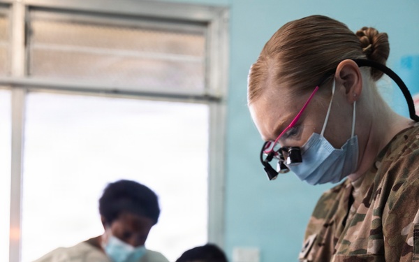 U.S., PNGDF deliver care during Tamiok Strike 26