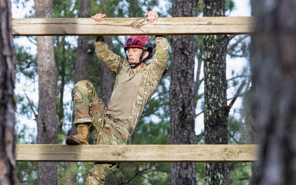 Utah National Guardsman takes on air assault obstacle course during Army National Guard 2026 Best Warrior Competition