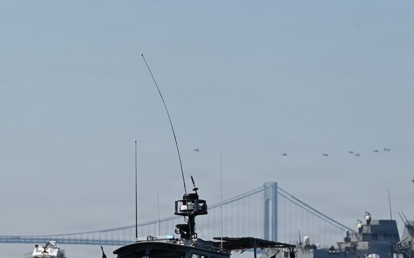 MSRON-4 Provides Waterside Security During International Naval Review 250