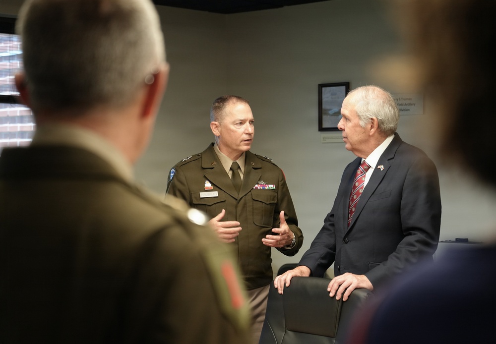 Missouri National Guard hosts Panamanian ambassador and defense attache