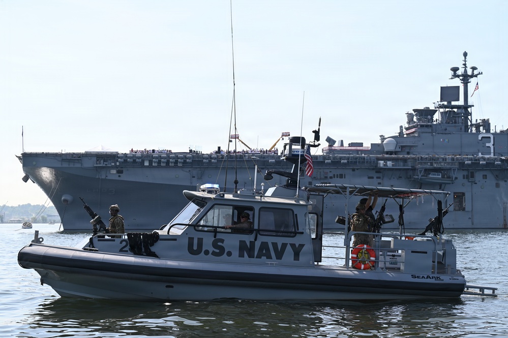 MSRON-4 Provides Waterside Security During International Naval Review 250