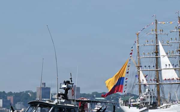 MSRON-4 Provides Waterside Security During International Naval Review 250