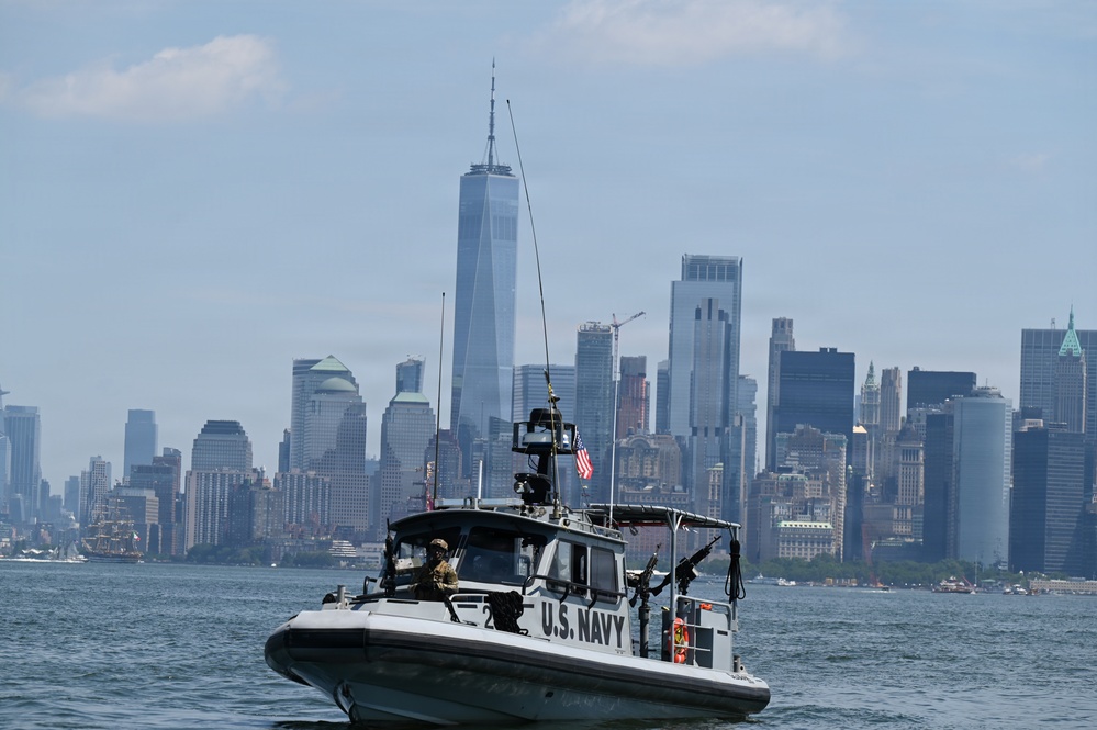 MSRON-4 Provides Waterside Security During International Naval Review 250