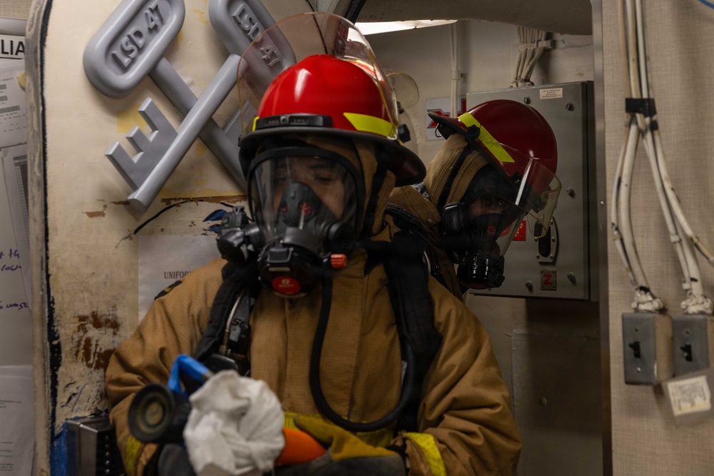 USS Rushmore Conducts Damage Control Drill