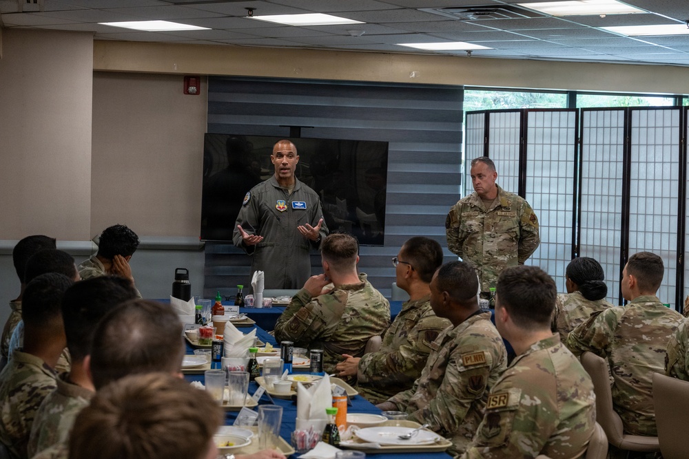 COMACC visits Team Osan