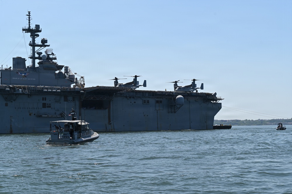 MSRON-4 Provides Waterside Security During the Vice President’s Visit to USS Kearsarge