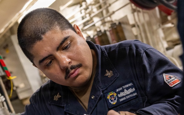 USS Mustin conducts routine AFFF maintenance