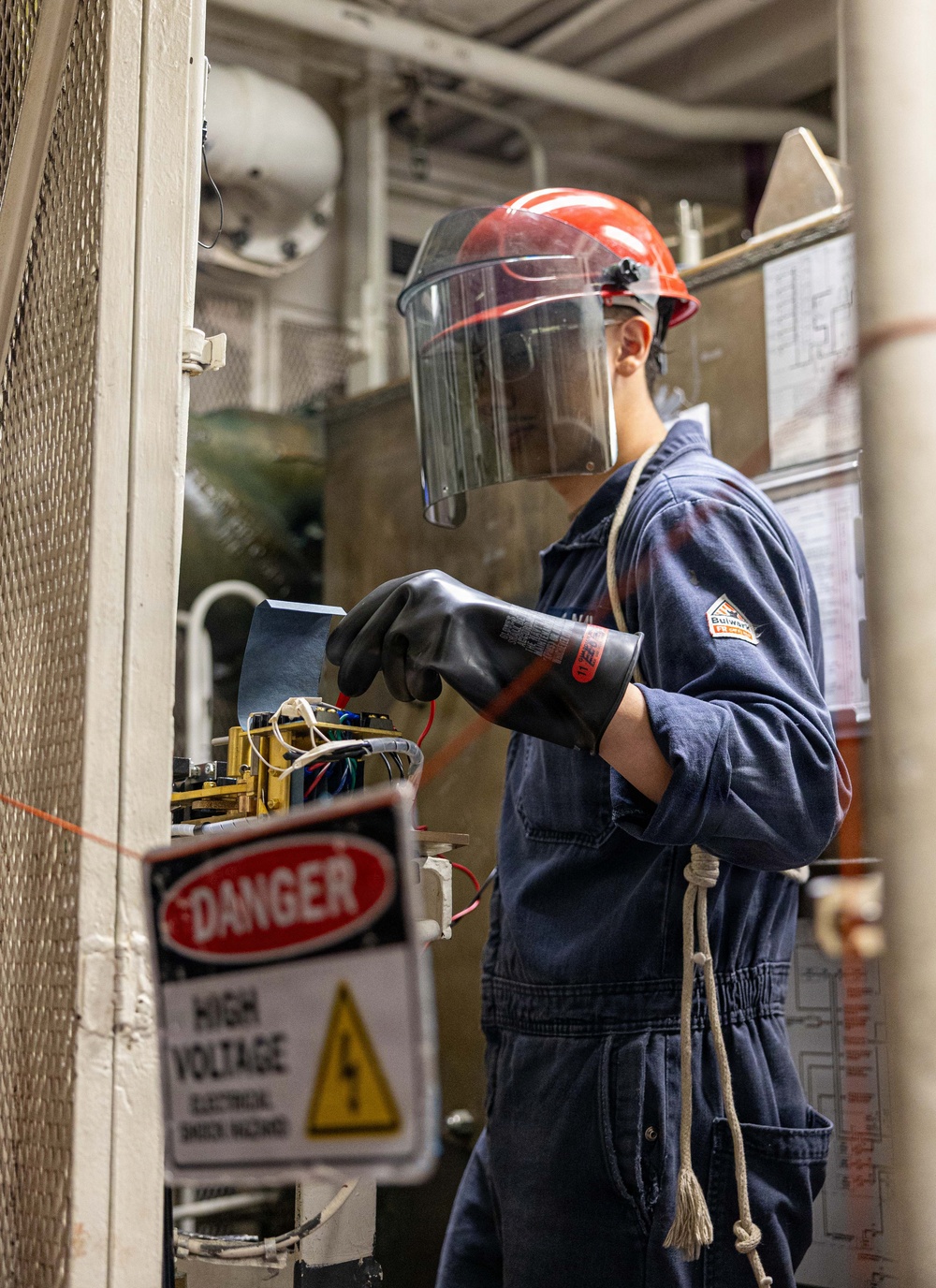 USS Mustin conducts routine AFFF maintenance